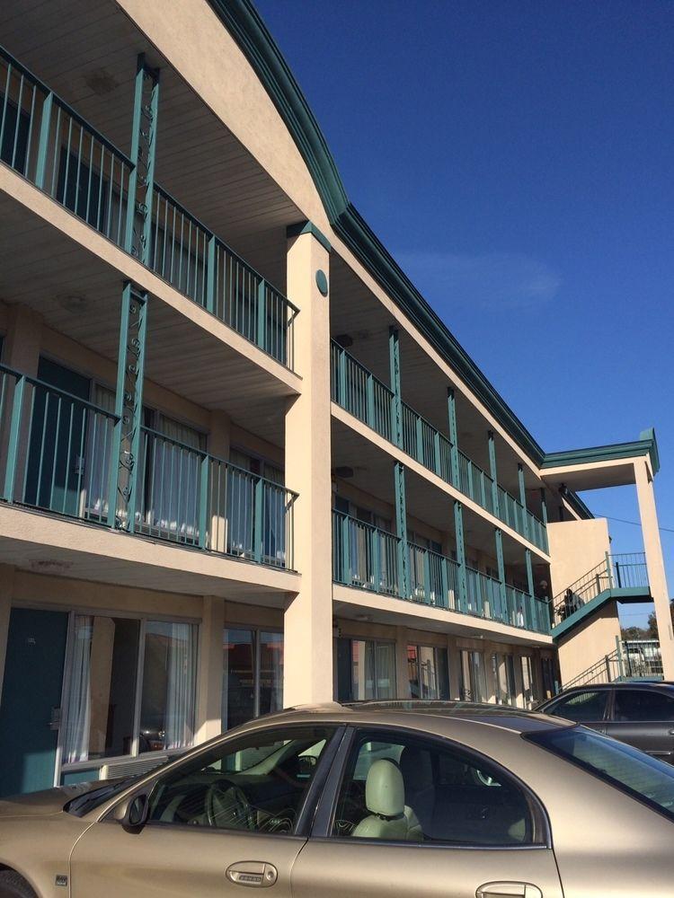 All Day Inn Sandston Exterior photo
