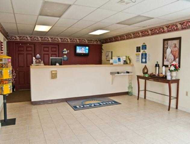All Day Inn Sandston Interior photo