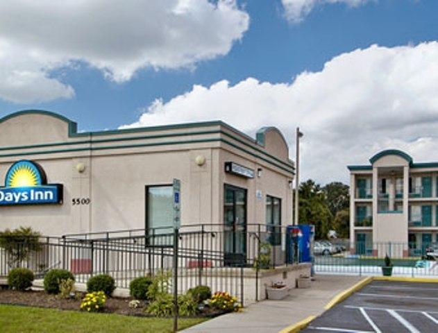 All Day Inn Sandston Exterior photo